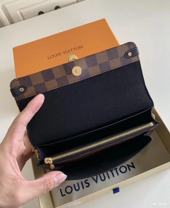 Cheap VUITTON CHAIN VAVIN LOUIS WALLET 0819
